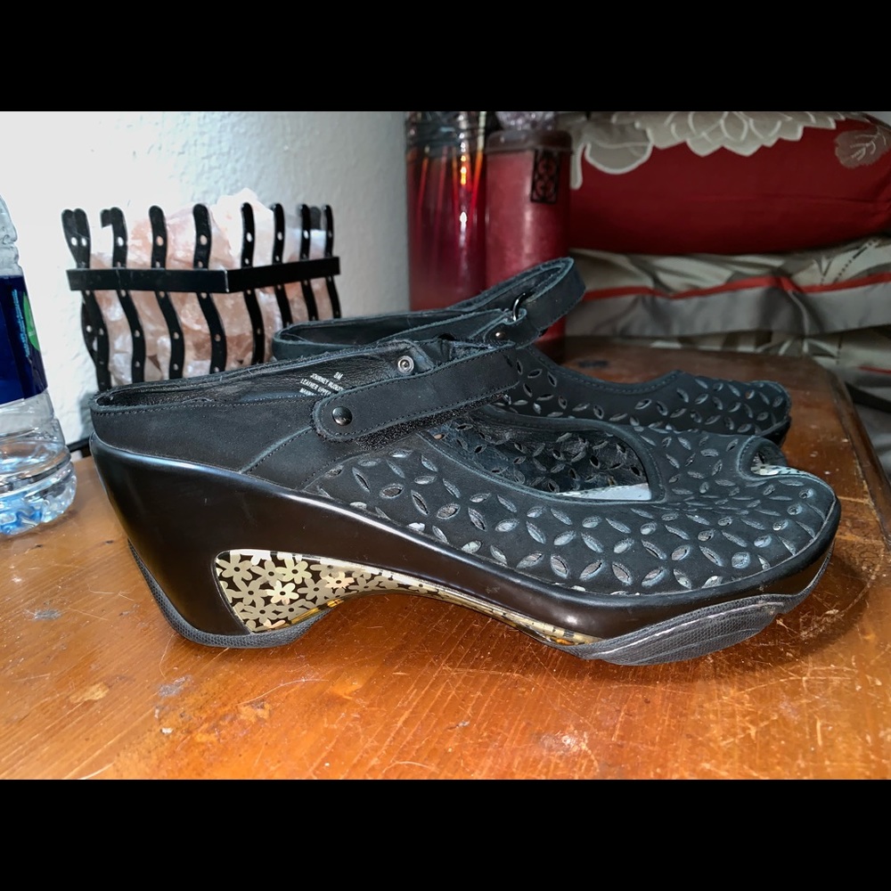 Clogs